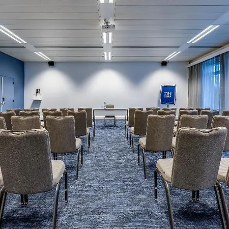 ホテル Nh ノールトウェイク カンファレンス センター レーウェンホルスト 4*