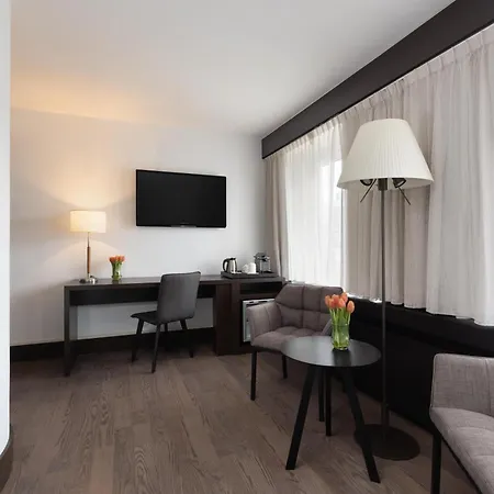 Nh Noordwijk Conference Centre Leeuwenhorst 4*